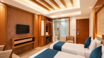 Family Triple Room | Premium bedding, Select Comfort beds, minibar, in-room safe