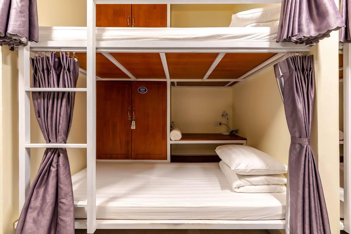 Een minibar, geluiddichte muren, gratis wifi, beddengoed