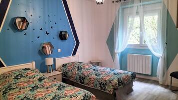2 bedrooms, desk, iron/ironing board, free WiFi