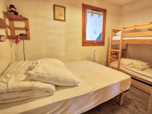 2 bedrooms