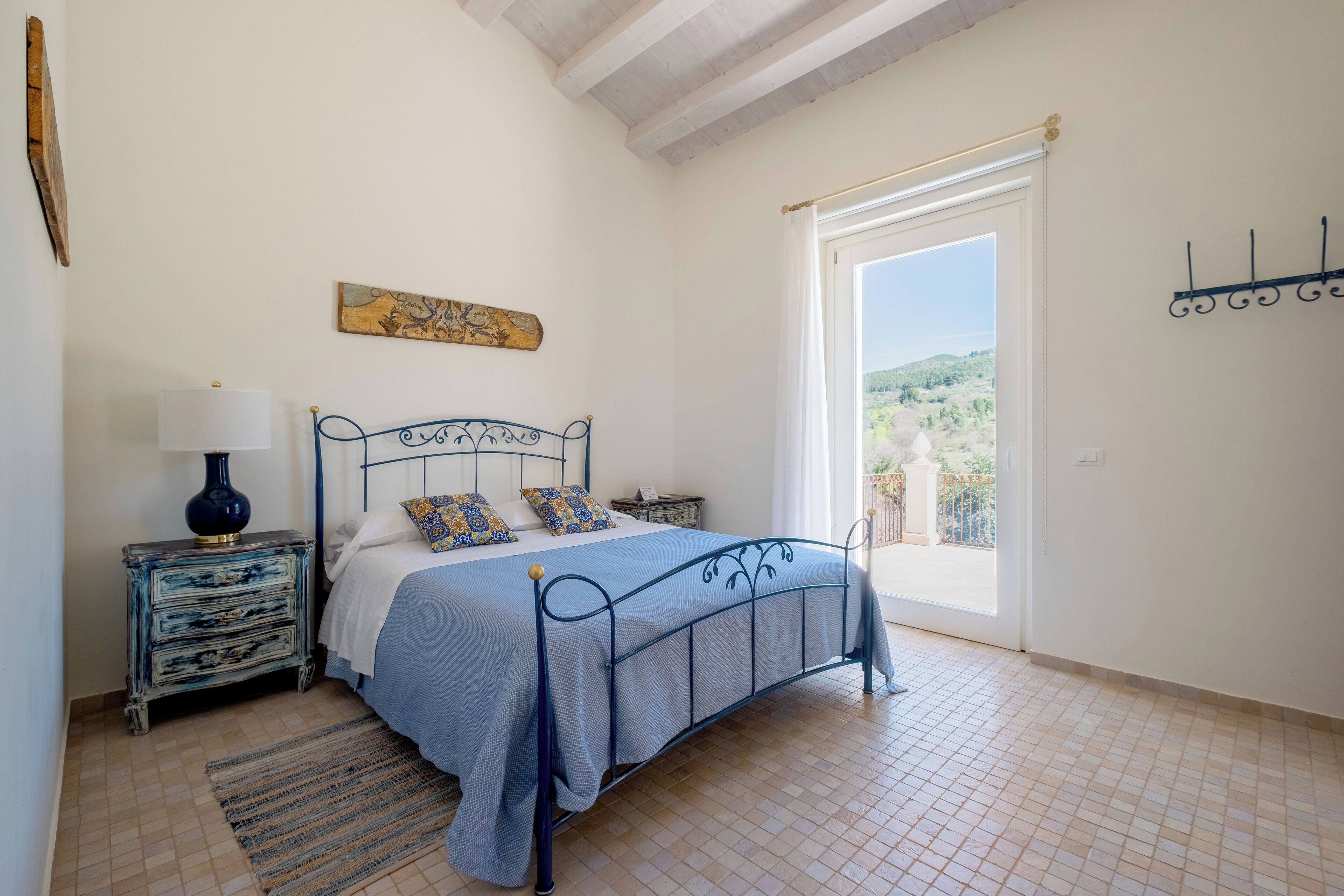 Panoramic-Suite, 1 Schlafzimmer, eigenes Bad, Gartenblick | Individuell dekoriert, individuell eingerichtet, Schreibtisch