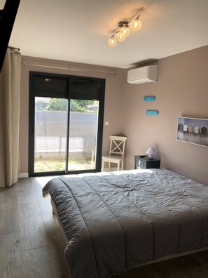 4 bedrooms, iron/ironing board, WiFi, wheelchair access