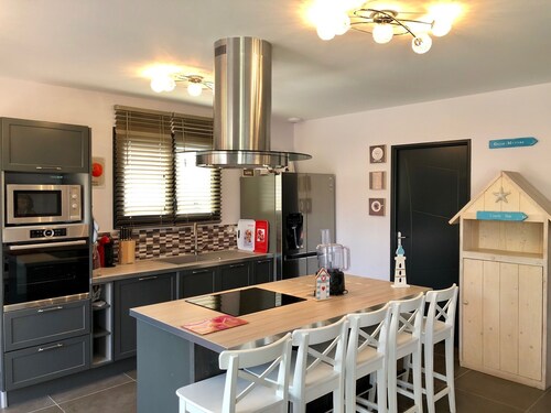 Villa climatisée avec grand jardin et terrasse au bord du Bassin d' Arcachon