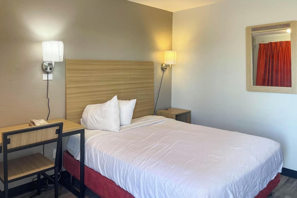 Chambre, 1 grand lit, non-fumeur | Accès au Wi-Fi (inclus), literie fournie