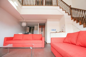 Apartment (803) | Living area