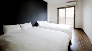 1 bedroom, desk, iron/ironing board, WiFi (free)