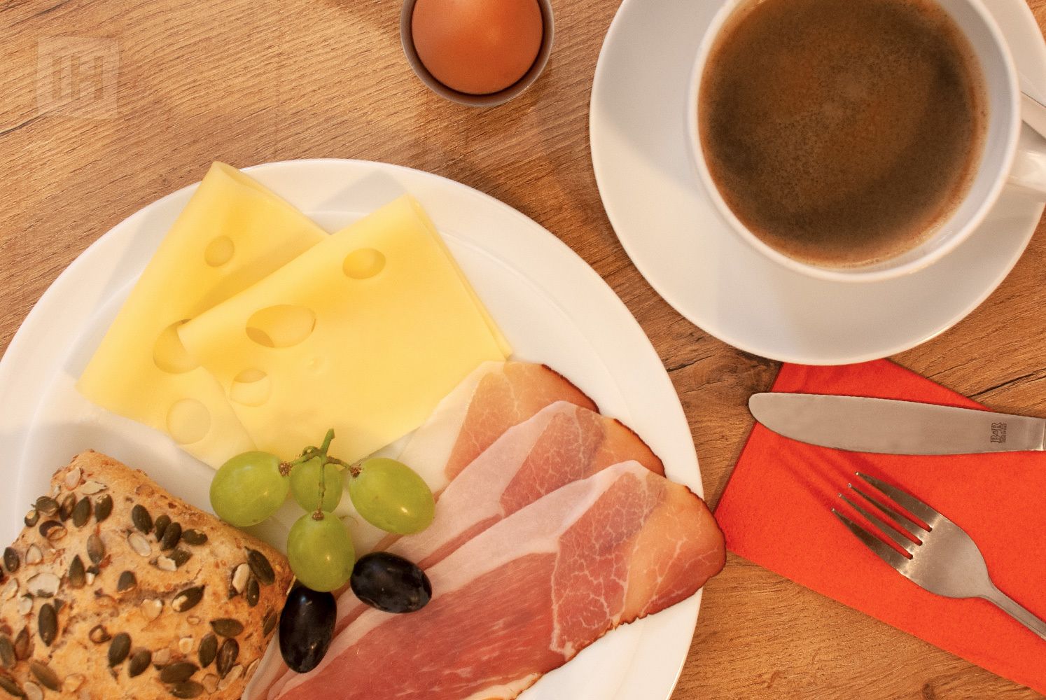 free daily full breakfast