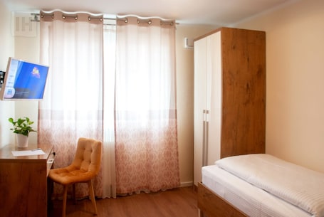 Standard Single Room, 1 Bedroom. Hotel Isha