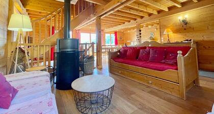 Spacious chalet for 15, pets allowed, parking