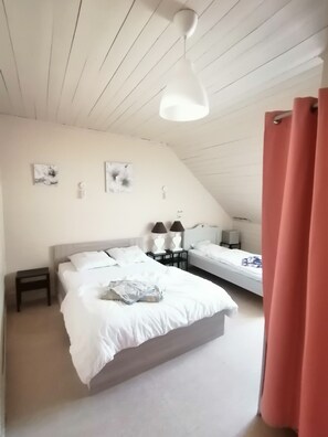 6 Schlafzimmer, Reisekinderbett, kostenloses WLAN