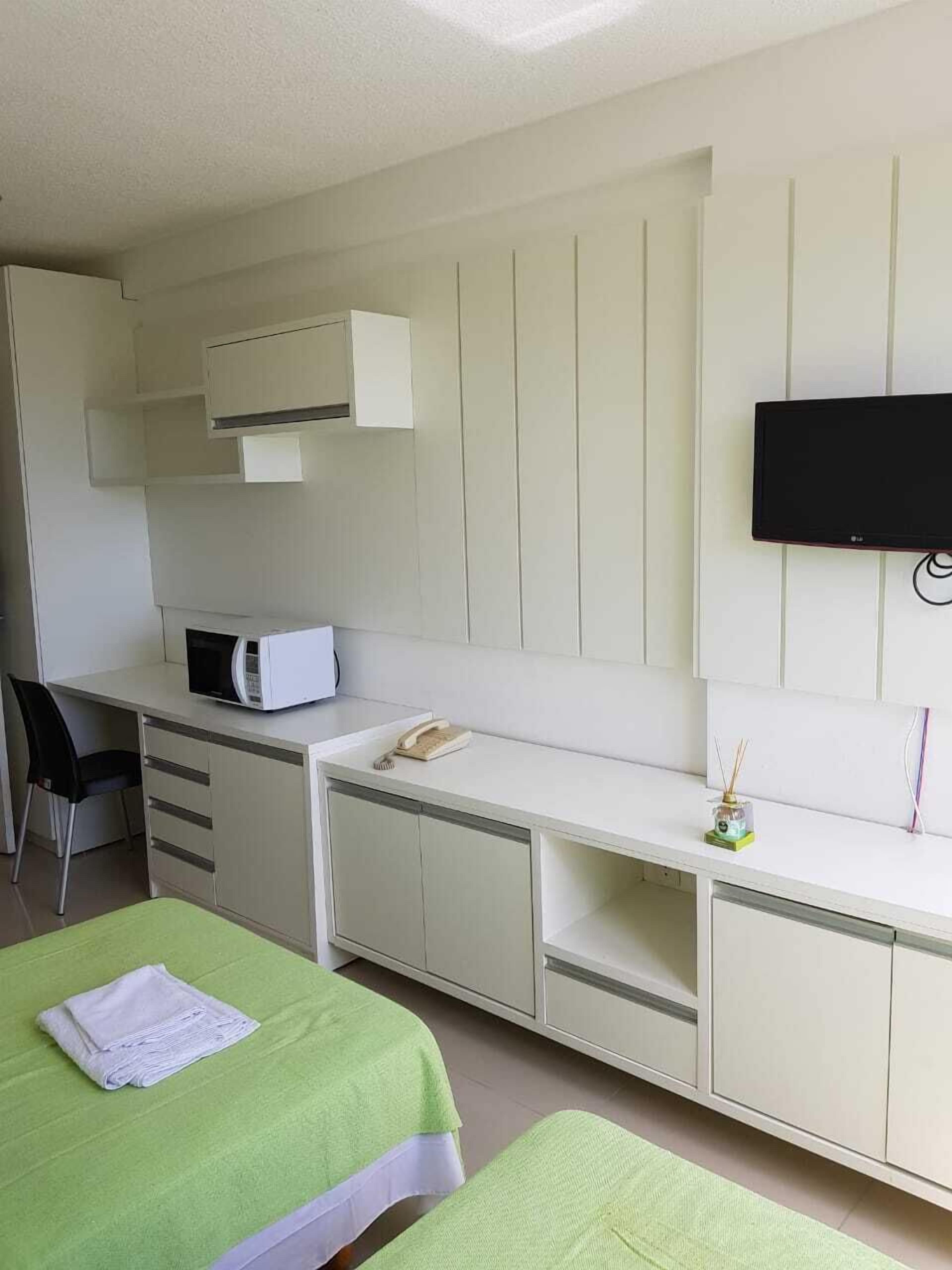 Hochwertige Bettwaren, Minibar, Zimmersafe, individuell eingerichtet