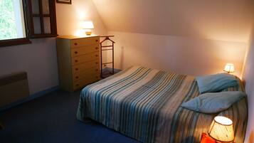 2 slaapkamers, een strijkplank/strijkijzer, wifi, beddengoed