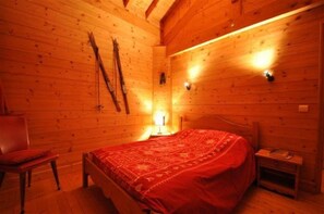 7 bedrooms, iron/ironing board, travel crib, free WiFi