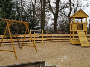Area giochi per bambini (all'aperto)