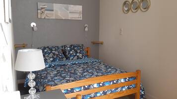 1 bedroom, desk, iron/ironing board, free WiFi