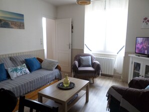 Smart TV, books, offices - Bellalaurann shops, beach, Intra-Muros / 10 minutes walk (Saint-Malo)
