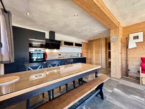 Refrigerador, microondas, horno y lavavajillas 