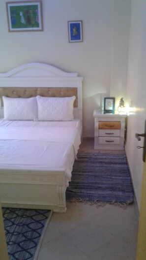 2 makuuhuonetta, vauvan matkasänky, Wi-Fi, vuodevaatteet