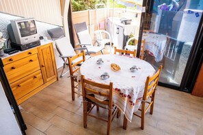 Outdoor dining - Homerez - House in Leucate (Leucate)