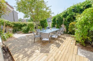 Outdoor dining - 15 min from Disneyland Paris, Casa Caramel Large Family House or with friends (Quincy-Voisins)