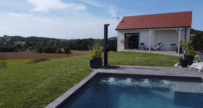 Cottage between sea and mountains with private pool (and heated) - View Pyrenees