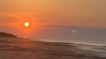 Una spiaggia nelle vicinanze