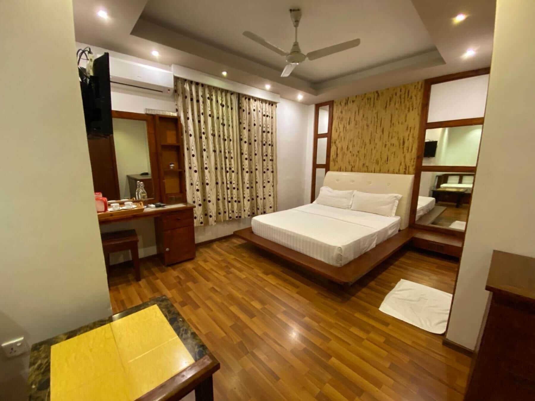 Insonorizzazione, ferro/asse da stiro, Wi-Fi gratuito, lenzuola