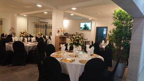Bữa sáng nấu theo yêu cầu hàng ngày với phụ phí nhỏ 