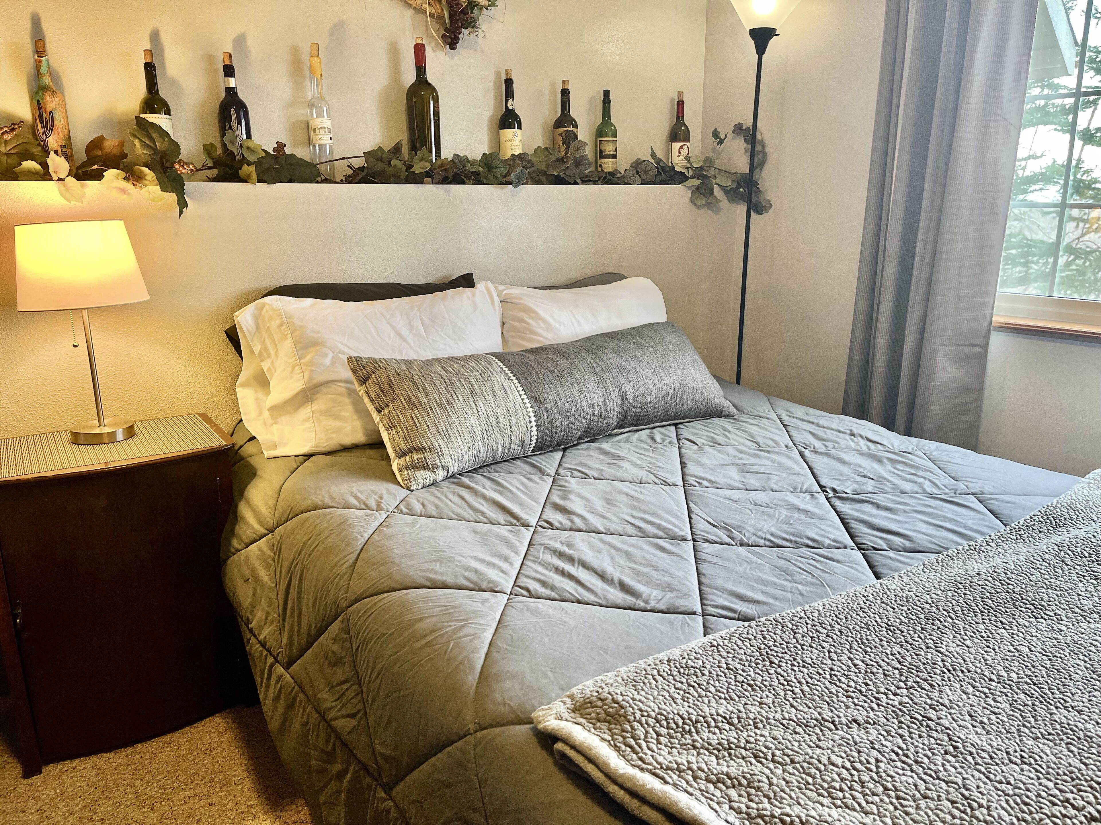 2 bedrooms, travel crib, free WiFi, bed sheets