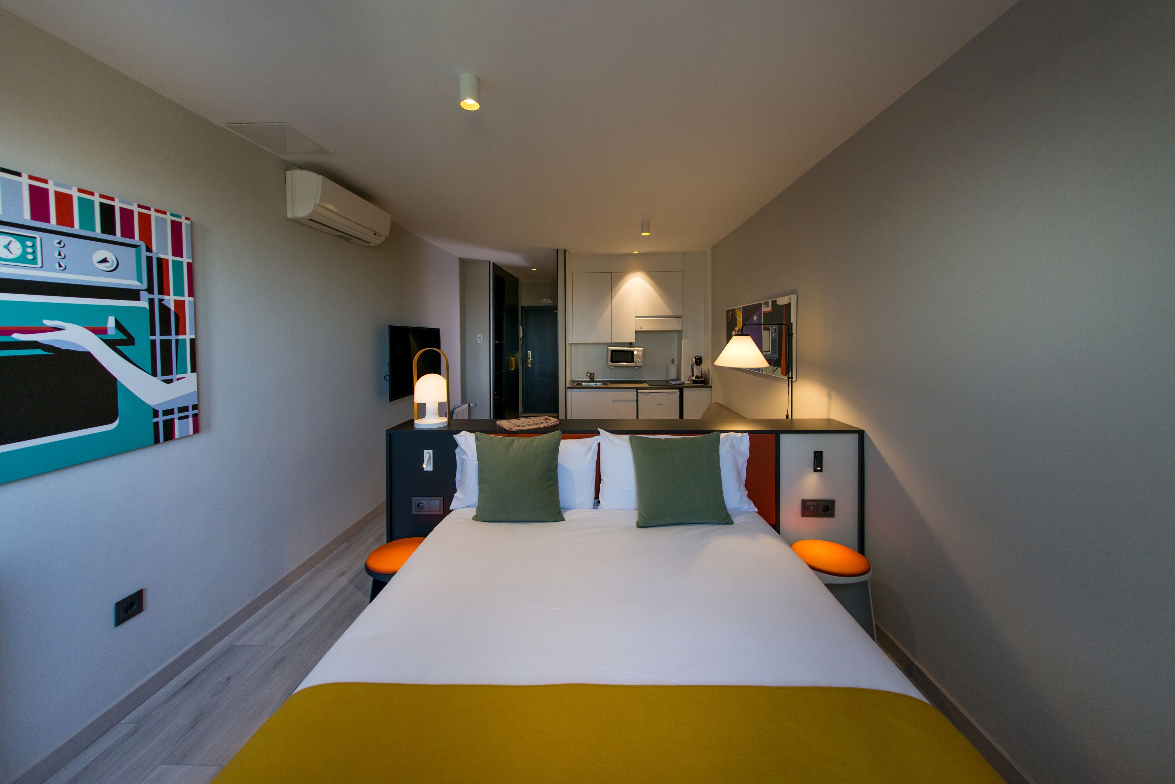 Cortinas blackout, sistema de insonorización y wifi gratis 
