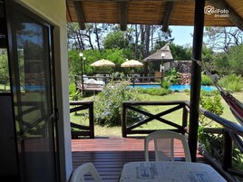 Familjebungalow - 2 sovrum - utsikt mot poolen | Terrass/Patio