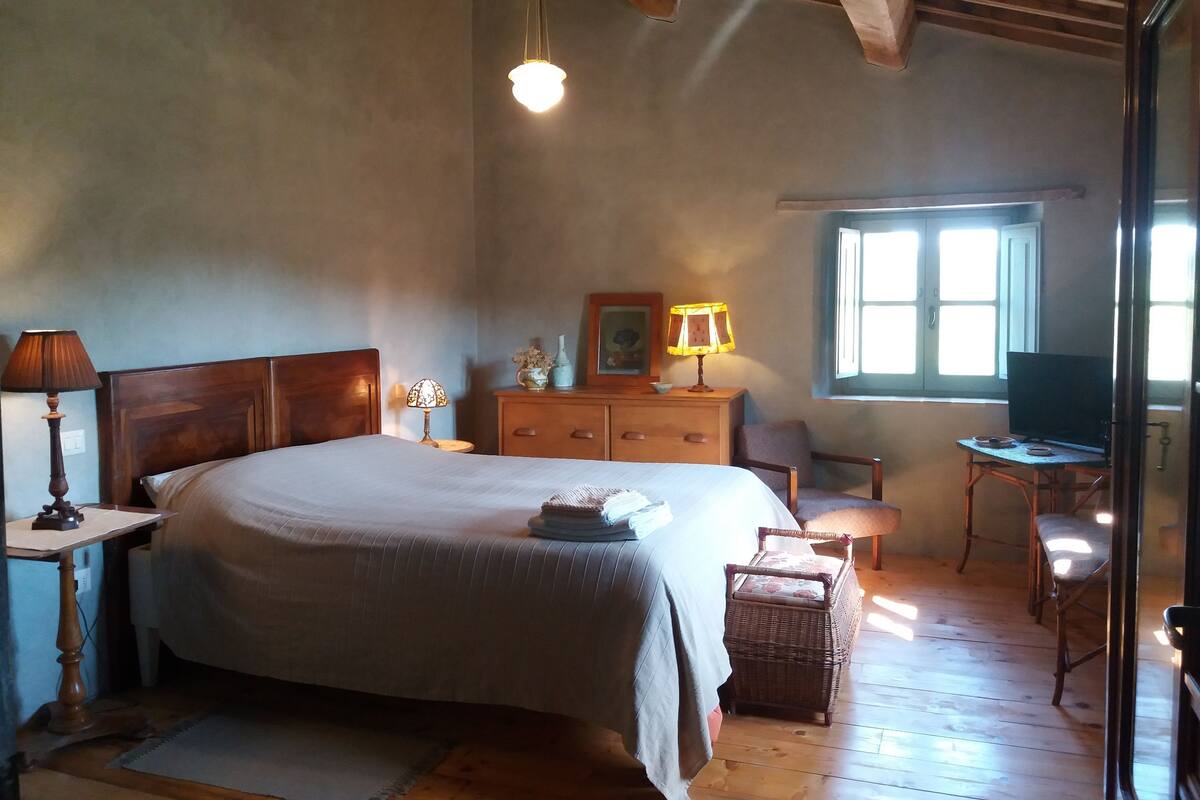 Individually furnished, free cots/infant beds, rollaway beds, free WiFi