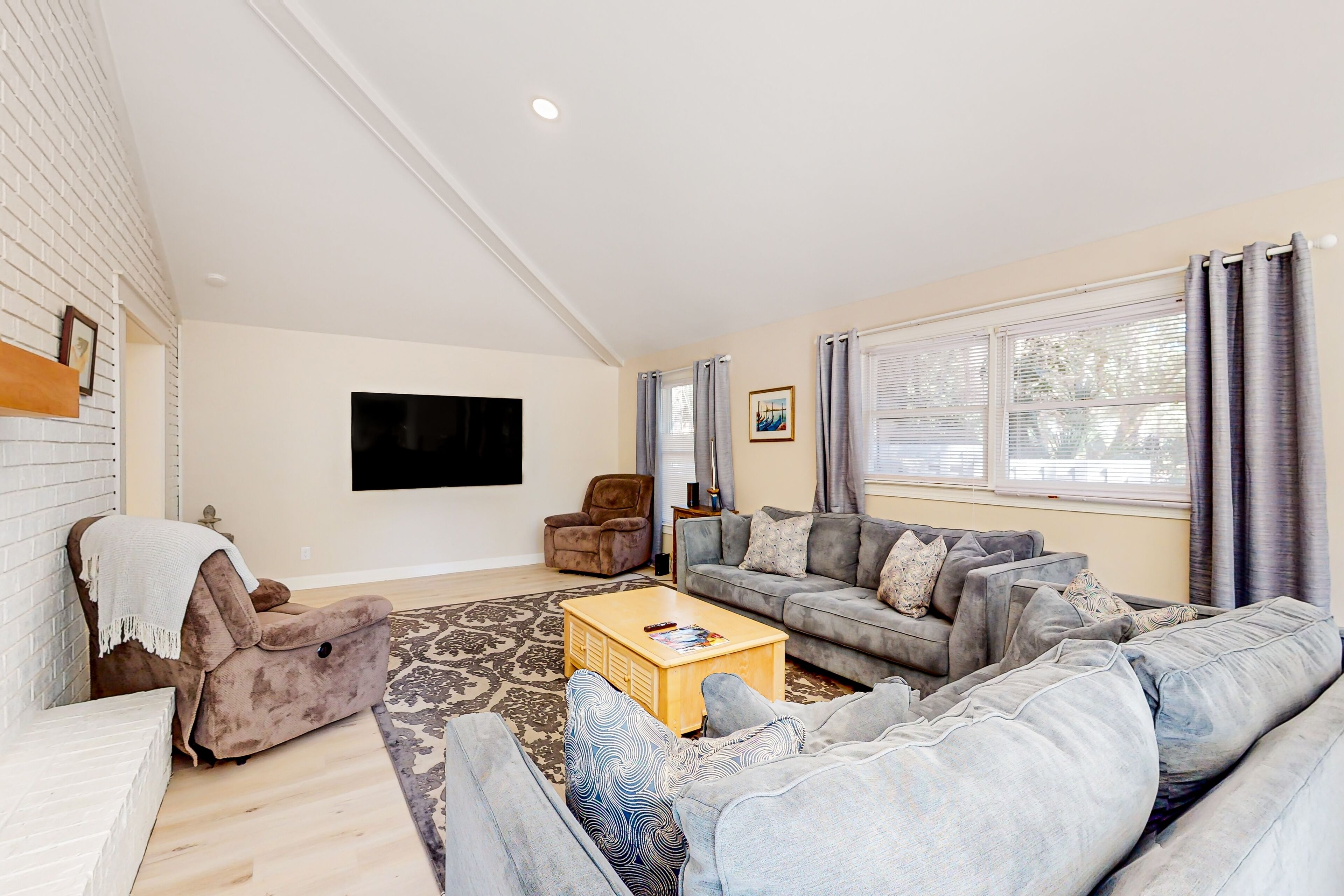 Updated Offshore Breeze retreat with outdoor pool and lagoon view