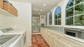 Coffee/tea maker, fridge, microwave, oven - Villa Marisol: Beachfront, Mediterranean style, w/terrace, pool, hot tub! (Anna Maria)
