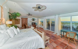 4 bedrooms, iron/ironing board, WiFi (free), bed sheets