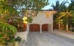 Property grounds - Villa Marisol: Beachfront, Mediterranean style, w/terrace, pool, hot tub! (Anna Maria)