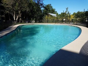 Pool - Apartment near the center. New, very welcoming. (Pucon)