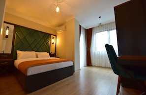 Family Suite | Egyptian cotton sheets, premium bedding, individually decorated, desk - Inanlar Airport Residence (Trabzon)
