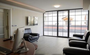 Lobby sitting area - Inanlar Airport Residence (Trabzon)