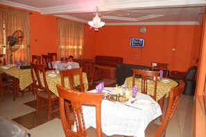 Daily cooked-to-order breakfast for a fee - Twin Towers Hotel Nnewi (Nnewi)
