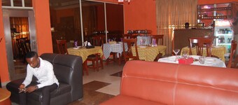 Twin Towers Hotel Nnewi