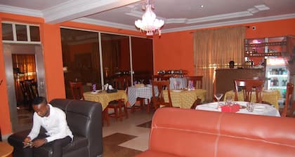 Twin Towers Hotel Nnewi