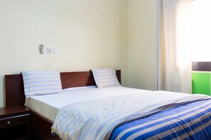 Iron/ironing board, free WiFi, bed sheets - Mahi Center (Yaoundé)