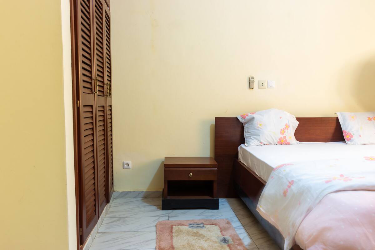 2 habitaciones, tabla de planchar con plancha y wifi gratis
