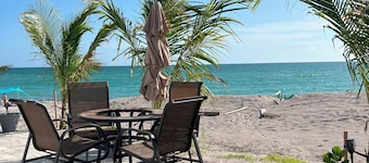 Best Location on Manasota Key, Cottage Sleeps 3, Kayaks and Wi-Fi