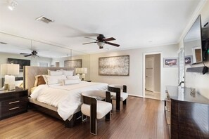 4 habitaciones, tabla de planchar con plancha, wifi y ropa de cama 