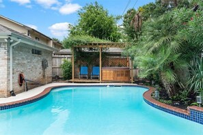 Pool - Beautiful home 2 miles from the Galleria (Houston)