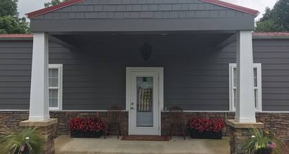 Makea mökki Jack Danielsin tynnyritalojen poikki - Tuoksu mash kuistilta