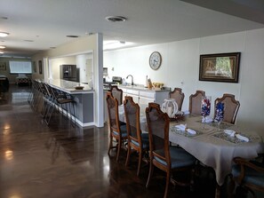 Dining - Fish Net Lodge Vacation Home Large Home With Great Veiws (Mena)