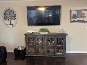 Interior - Fish Net Lodge Vacation Home Large Home With Great Veiws (Mena)